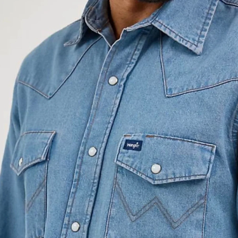 ⭐️NEW WRANGLER COWBOY CUT® LONG SLEEVE WESTERN DENIM SNAP WORK SHIRT- LARGE TALL - Picture 2 of 10